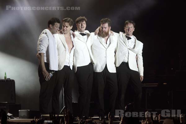 THE HIVES - 2019-07-06 - HEROUVILLE SAINT CLAIR - Chateau de Beauregard - Scene Beauregard - Per Almqvist - Niklas Almqvist - Arne Christian Jääskeläinen - Karl Johan Marcus Gustavsson - Mikael Karlsson Åström